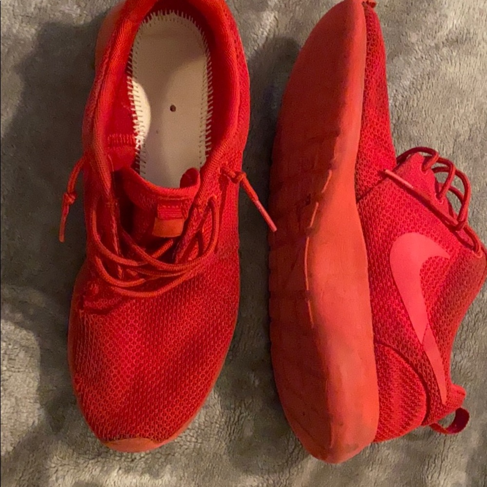 Nike roshe runs